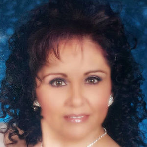 Meet your Posher, Amparo